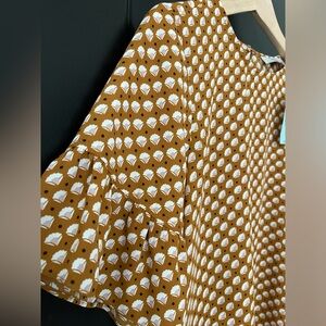 LOFT small petite blouse. Brown/black/white/pink. Never worn.